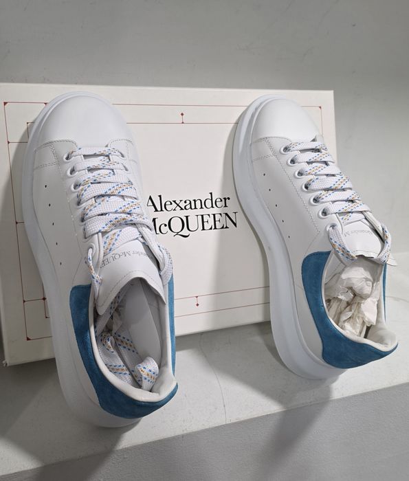 Alexander McQueen кецове