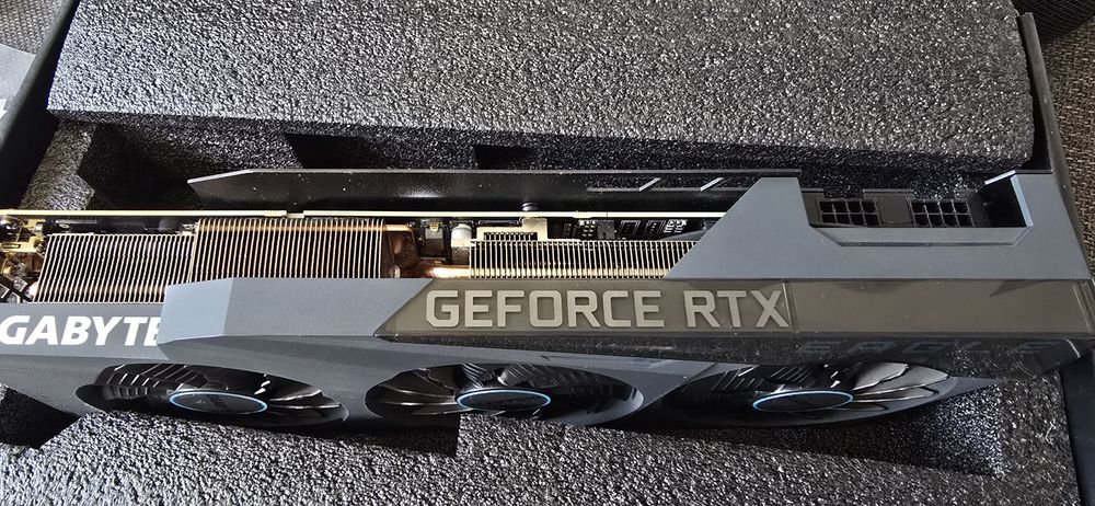 Placa video Geforce GIGABYTE Eagle OC RTX 3080 10gb impecabila