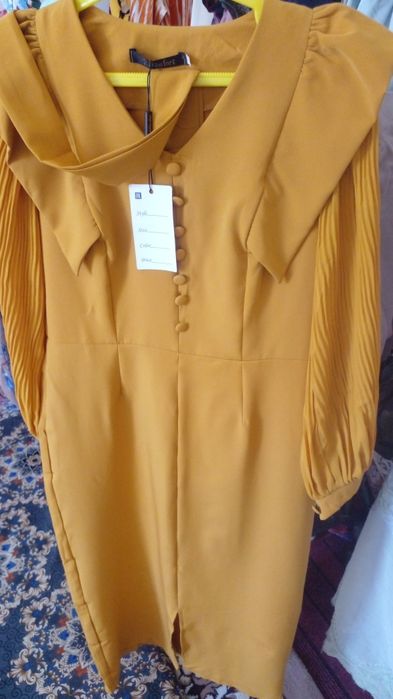 Kiyimlar sotiladi hammasi 500 000 sum