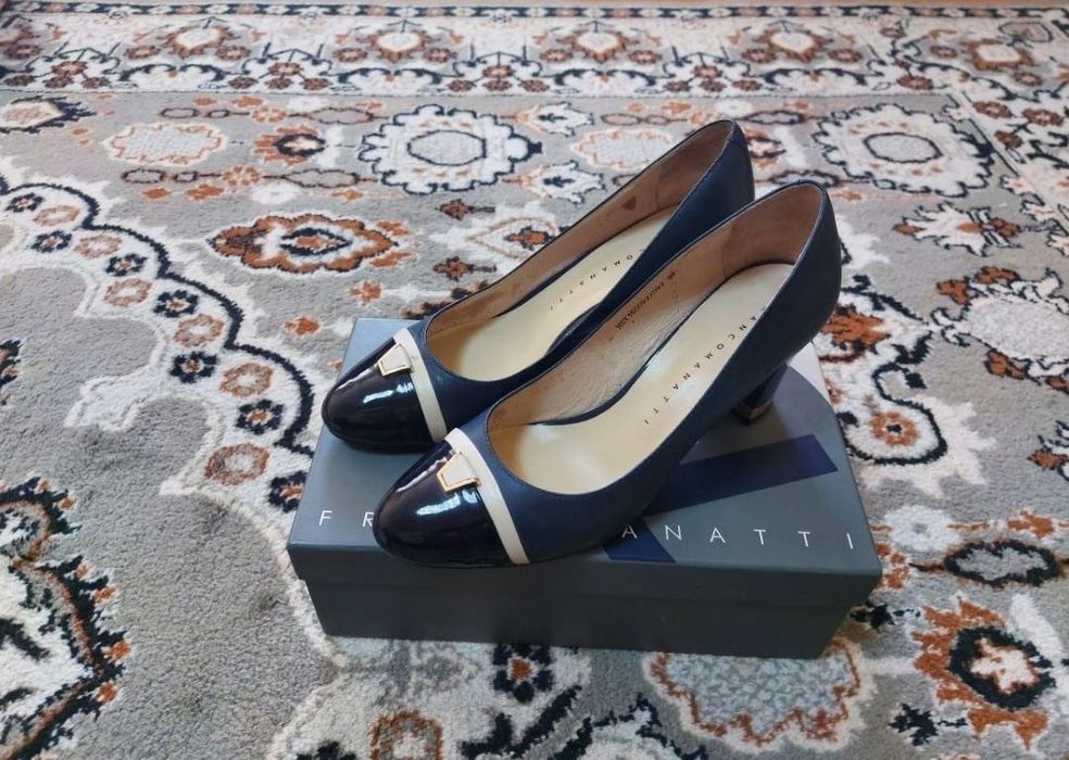 Продам женские туфли