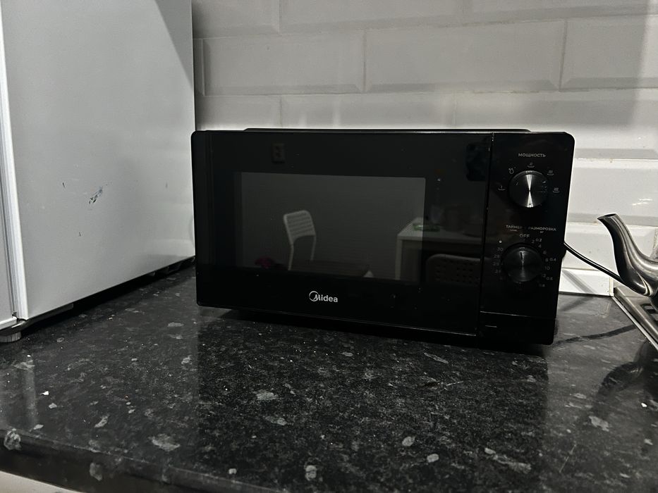 Микроволновка Midea