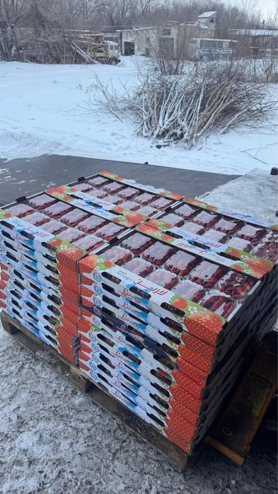 Продаю клубнику ящик