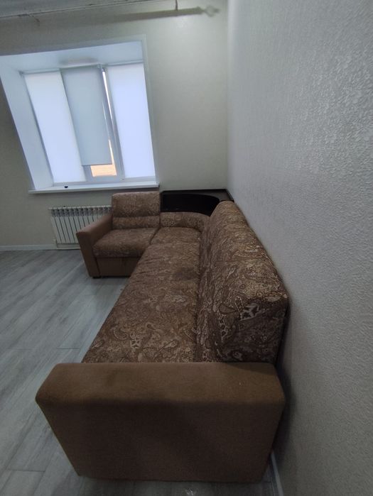 Продам угловой диван. Б/у. Самовывоз. .