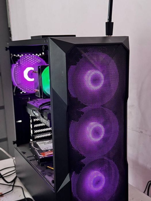 Igrovoy kompyuter va notebook sotiladi