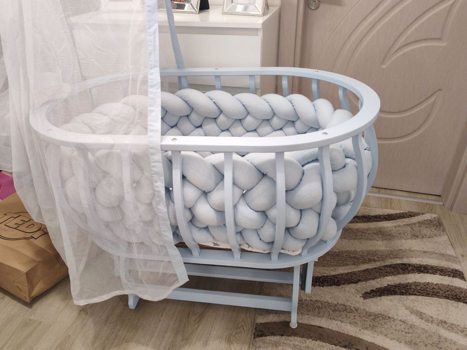 Люлееща  бебешка кошара
