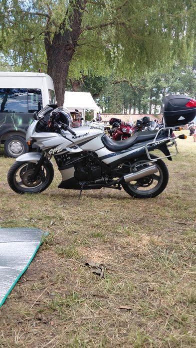 Vând motocicleta KAVASAKI GPZ 500S sau schimb cu Transalp