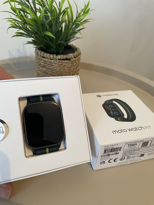 Смарт часовник Moto watch fit