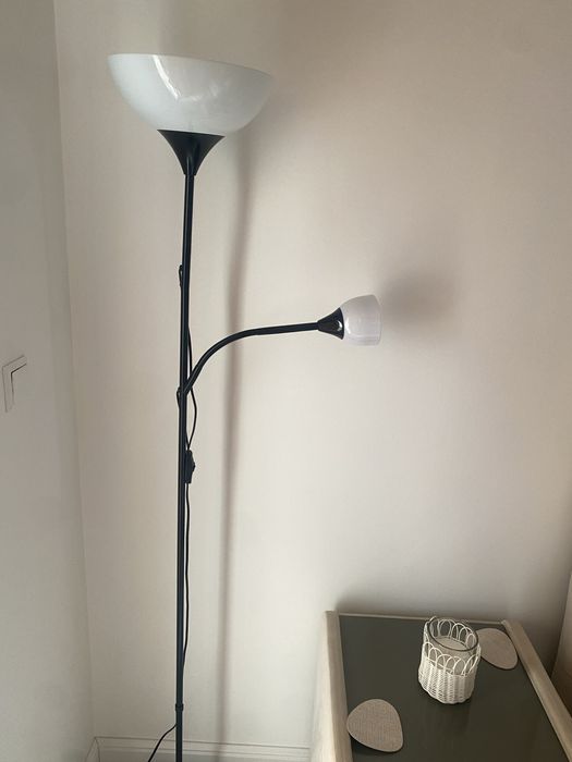 Lampă Ikea culoare alb/ negru