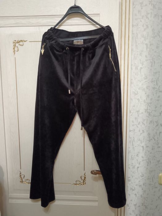 Продается костюм спортивный