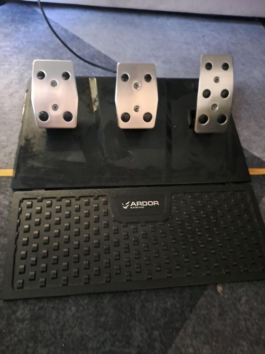 Продам игровой рульArdor Gaming Silverstone