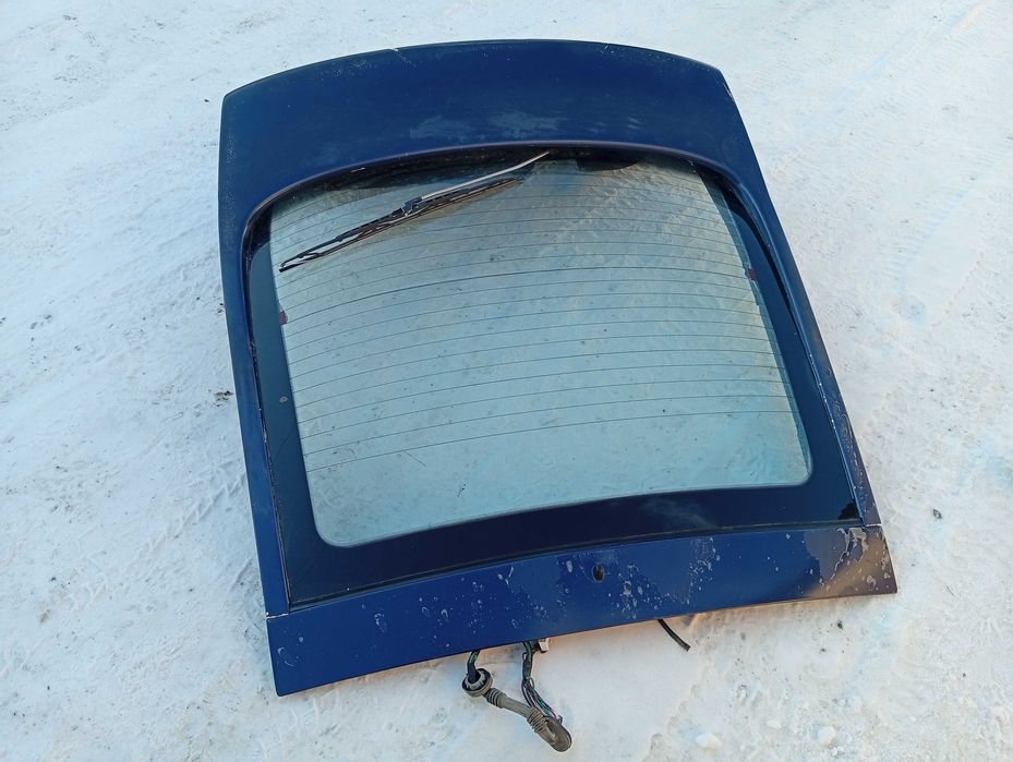 Дверь багажника Mazda Cronos