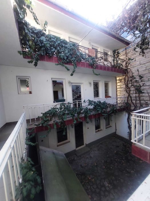 Clădire multifuncțională 670 mp | Locuință + birouri/cabinete | Zonă excelentă Oradea