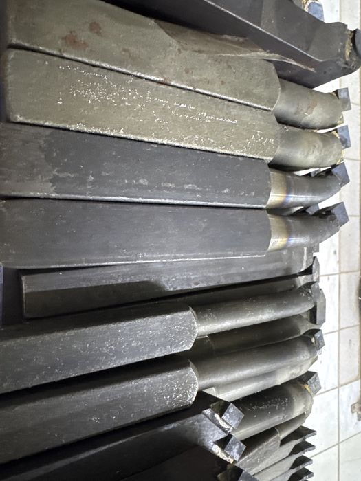 Токарный инструменты.