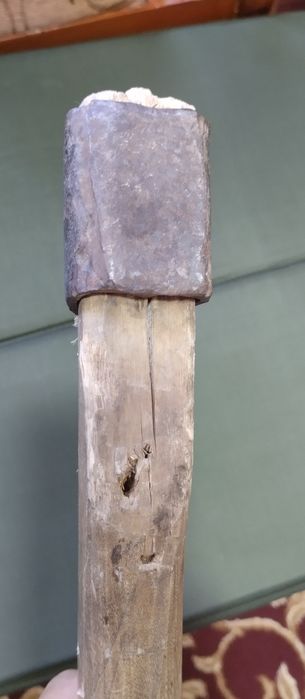 Топор - времени СССР.