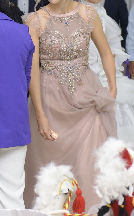 Шикарное платье нарядное вечернее