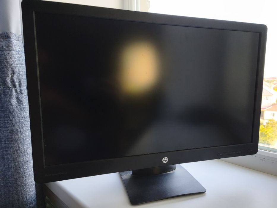 Монитор HP P240VA