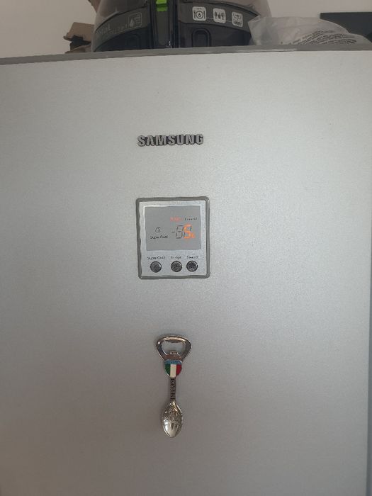 Frigider Samsung