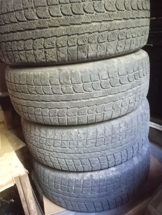 Продам всесезонные шины