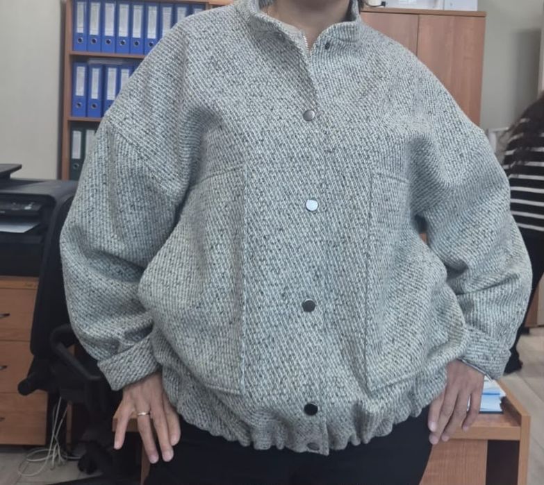 Продам пальто (бомбер)