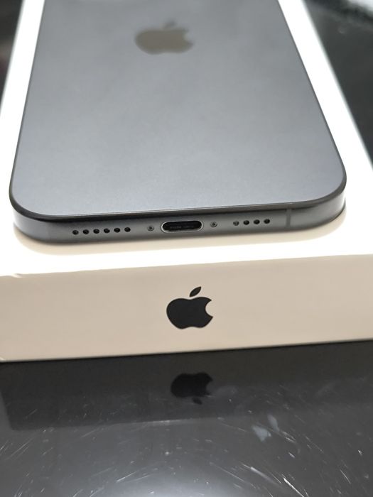 iPhone 16 pro max 97 baterie