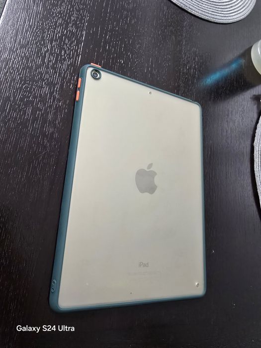 Ipad gen 5 A1822 32 gb gold