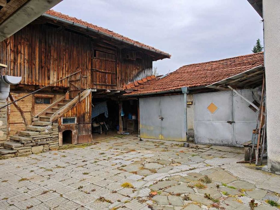 продавам къща в с.Борима, община Троян