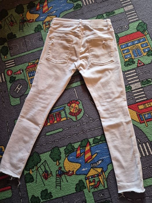 Blugi Bershka 38