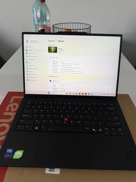 Lenovo ThinkPad X1 Carbon Gen 13 - Intel Core Ultra 7 255U - 1TB/32GB