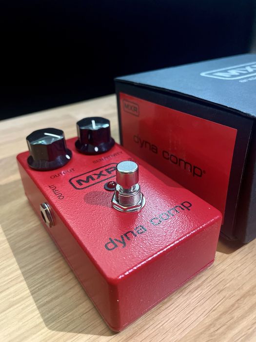 Vând pedală MXR Dyna Comp M102