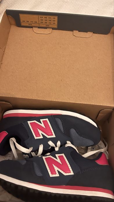 Adidasi New Balance masura 29