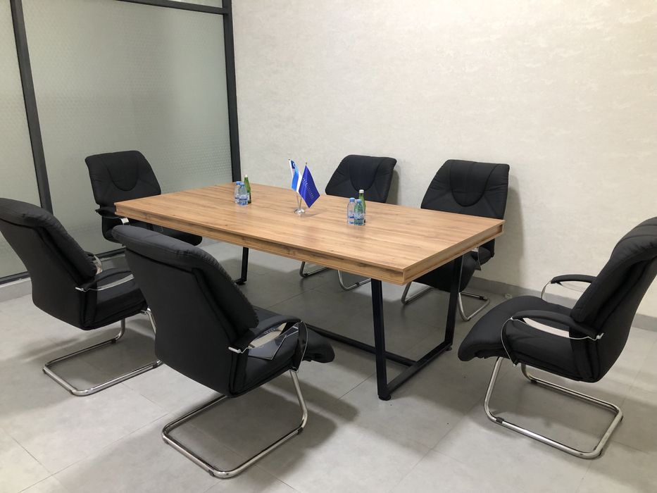 Конференц стол для переговоров Лофт