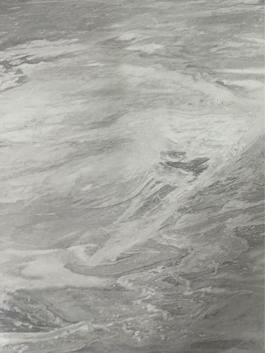 Срочно продается новый журнальный/обеденный стол.