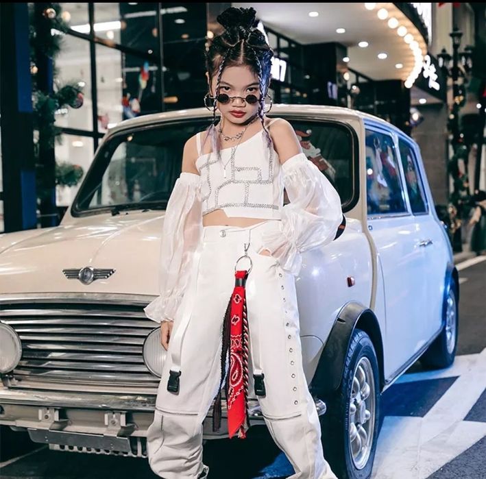 Продам костюмы для танцев