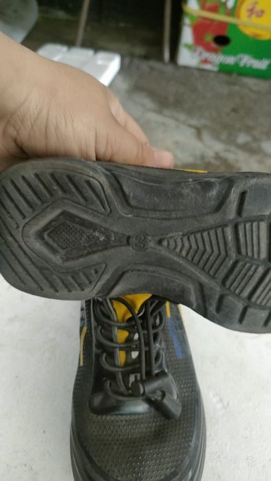 Продам детскую обувь для девочек и мальчиков