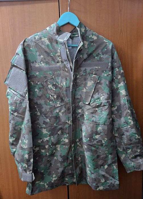 Vând ținută militară MENTOR NOUĂ - mărimea 40/1