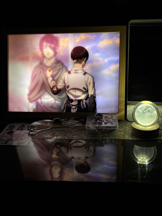 Светильник Атака Титанов