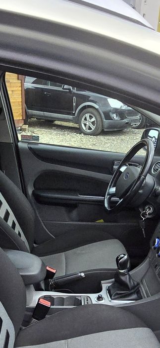 Ford Focus 1.6 benzina 11. 2010