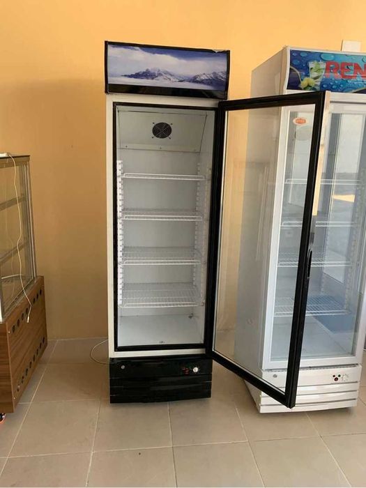 Холодильник витринный