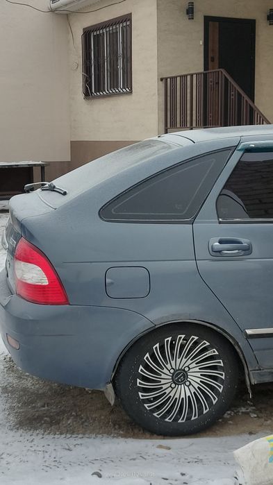 Продам автомобиль ваз 2172 приора.