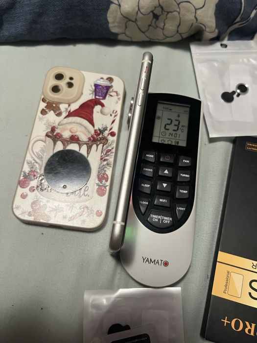 Vand iphone 11 top full alb nou nout baterie 100/100% garantie 1 an plus bonus husa folie accesorii cam etc alb top 128 gb neverlock face id functiona