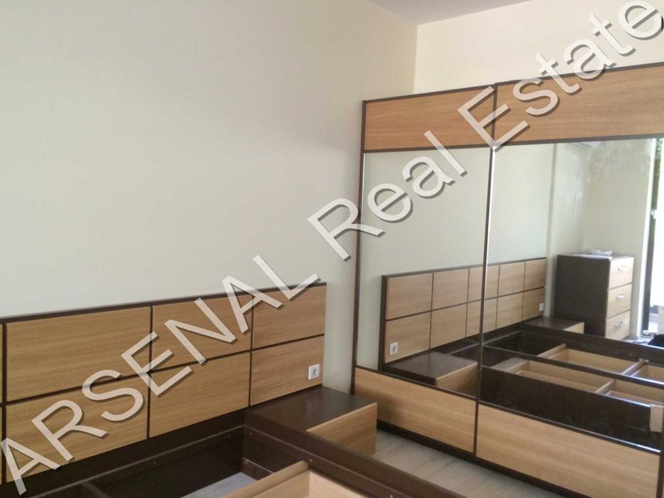 Дава се под наем Двустаен апартамент в София, Изгрев - 77 кв.м за 650 € - Снимка #2