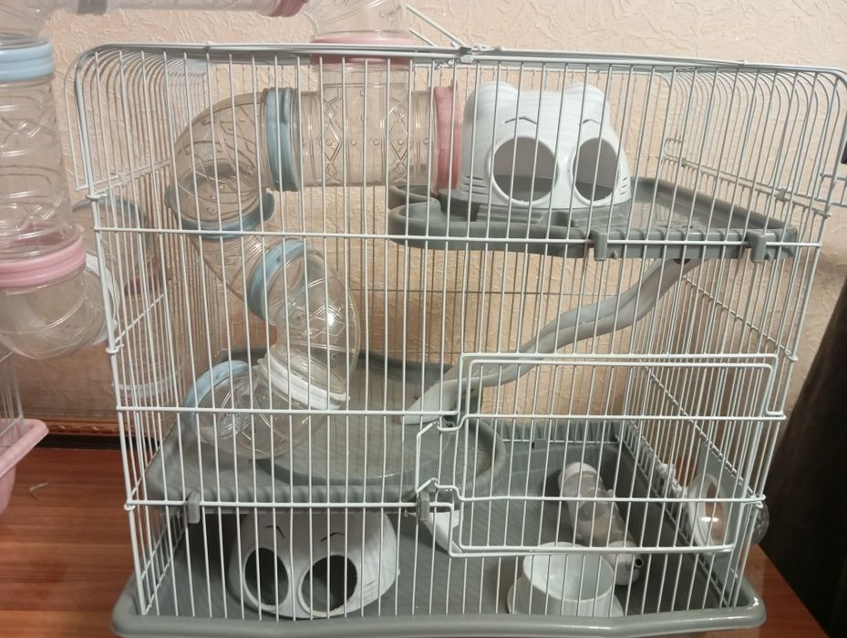 Продаю срочно клетку для хомяков