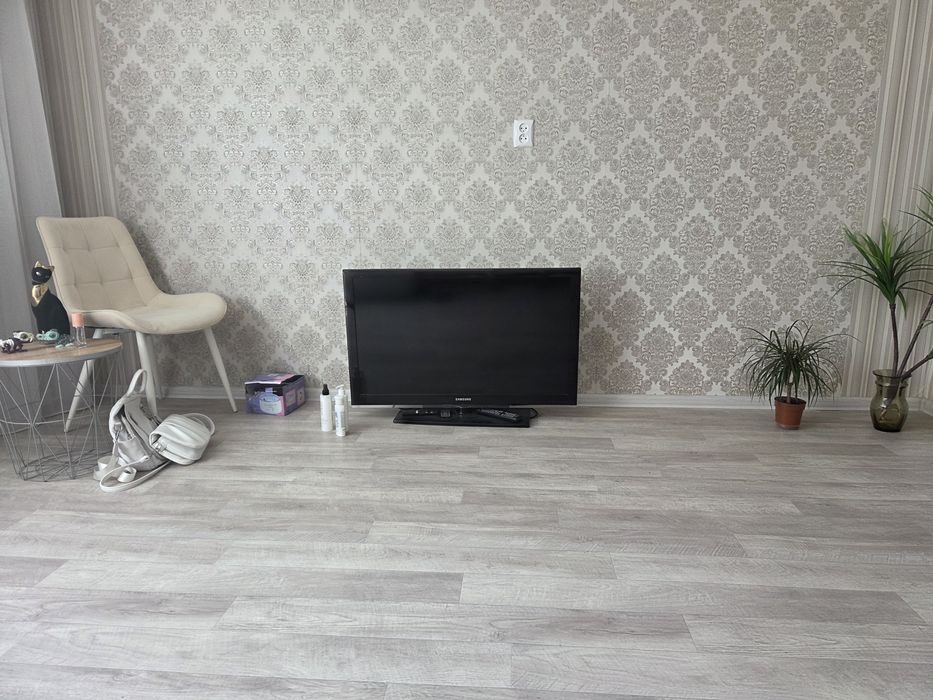 Продам телевизор