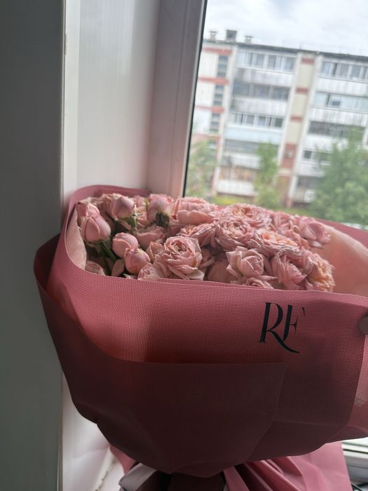 кустовые розы продается