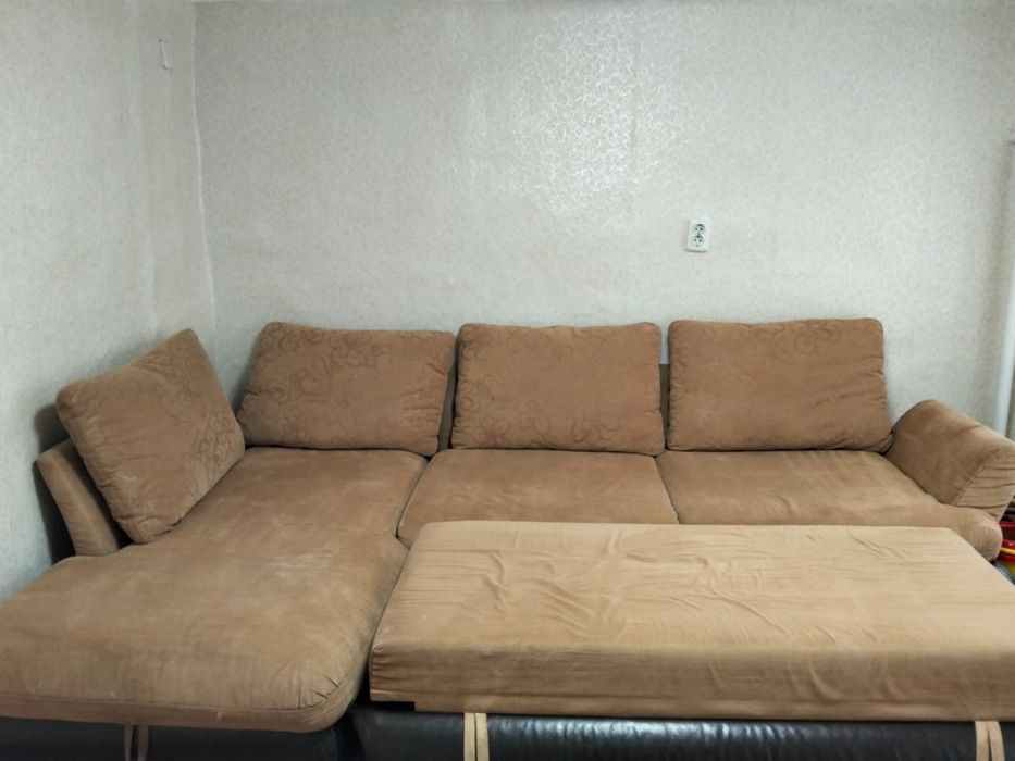Продам диван.