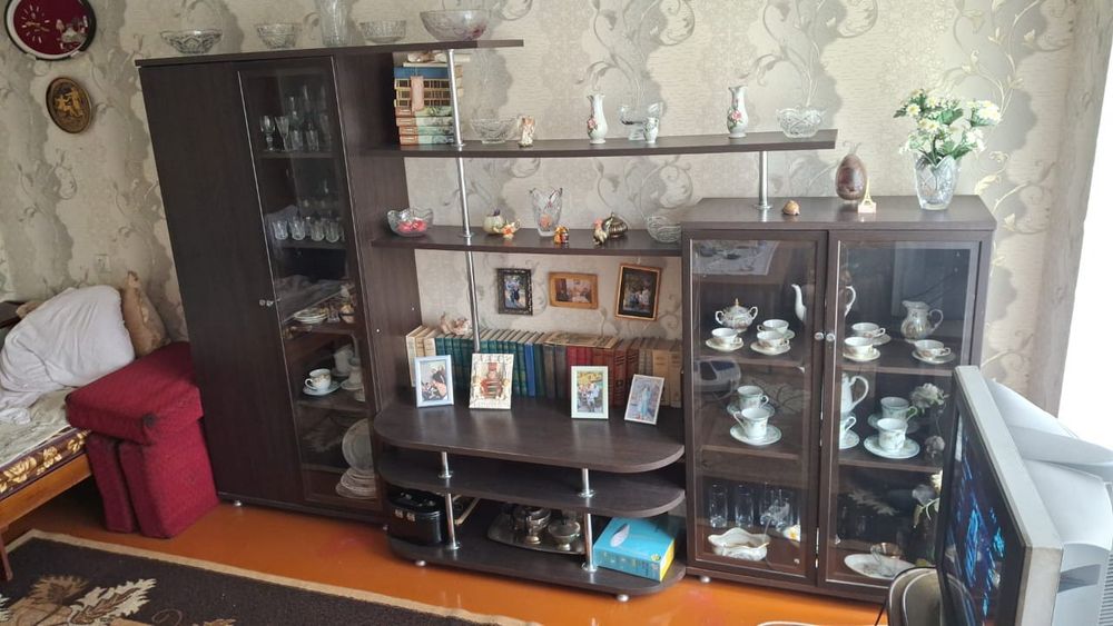 Стенка в зал. Продам