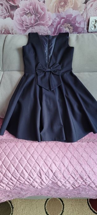 Продаётся школьный сарафан