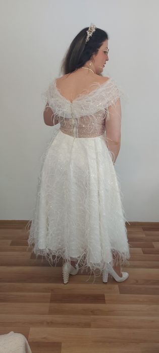 Rochie de mireasă cu pene