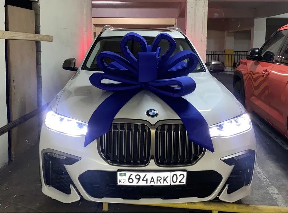 Бант на   машину