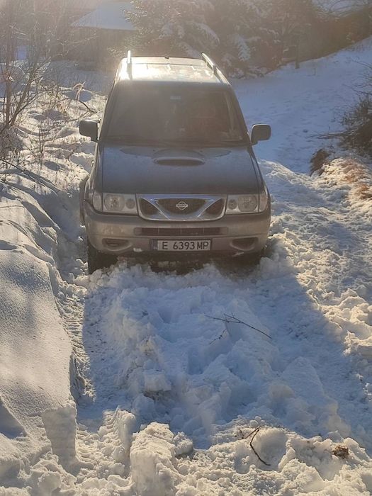 На Части Nissan terrano 2.7